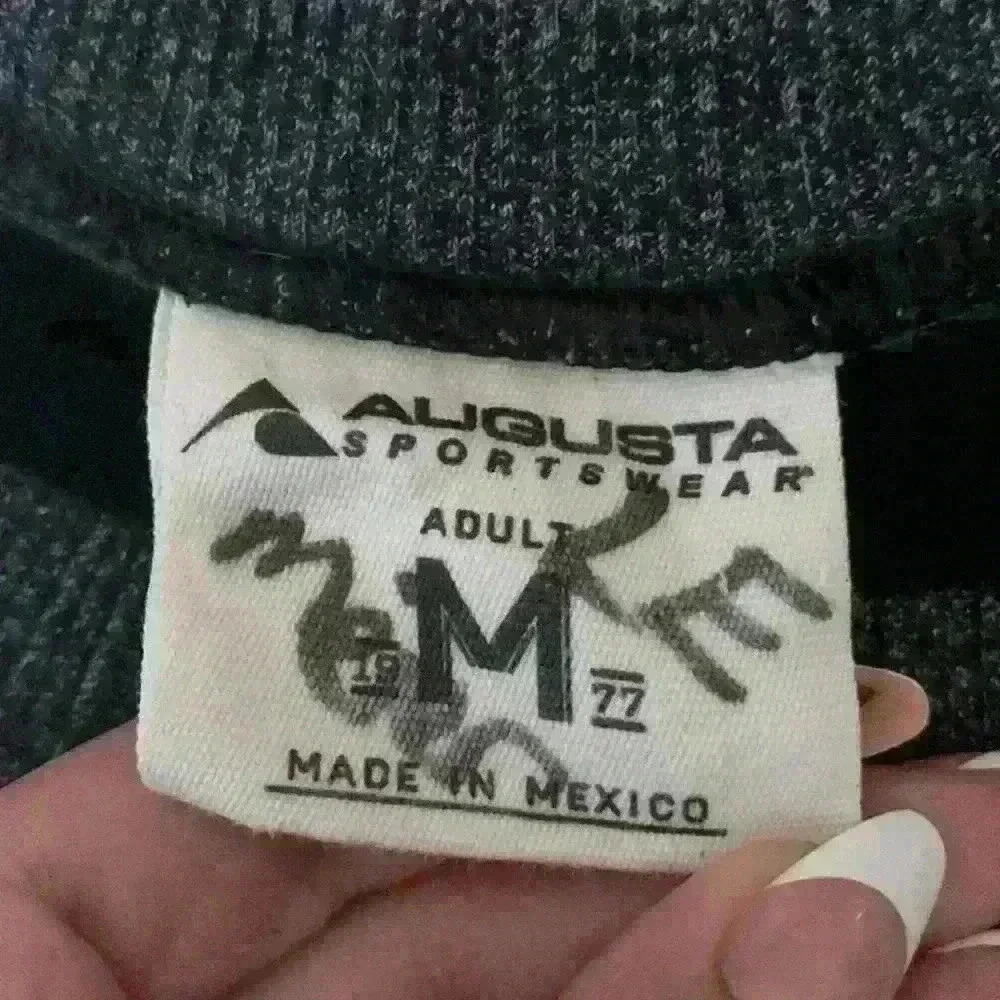 Augusta sweater pullover size M - Picture 2 of 4